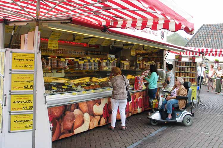 De Notenkoning op de markt in Maassluis