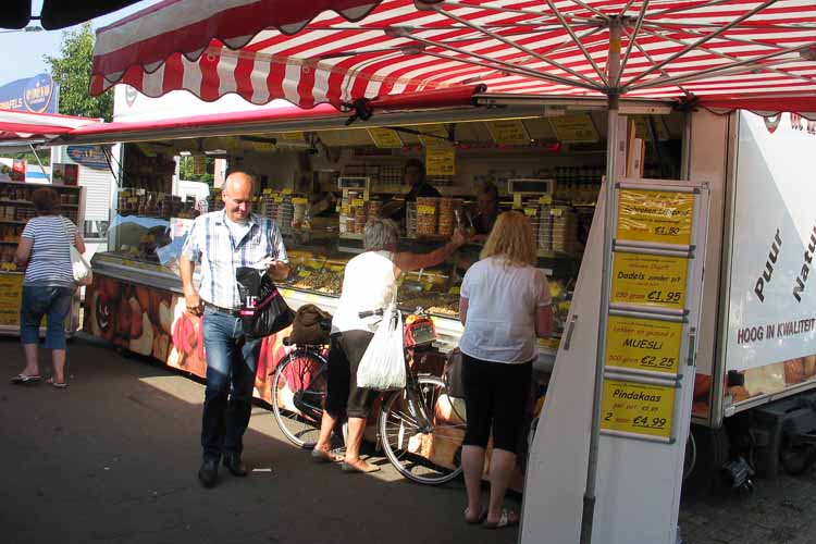 De Notenkoning op de markt in Noordwijk
